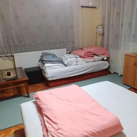 Akhilleus Vendeghaz بيت ضيافة