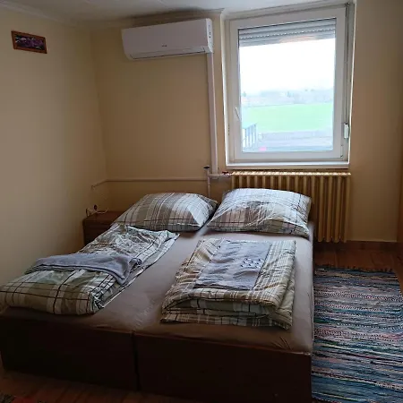 Akhilleus Vendeghaz بيت ضيافة Nyíregyháza